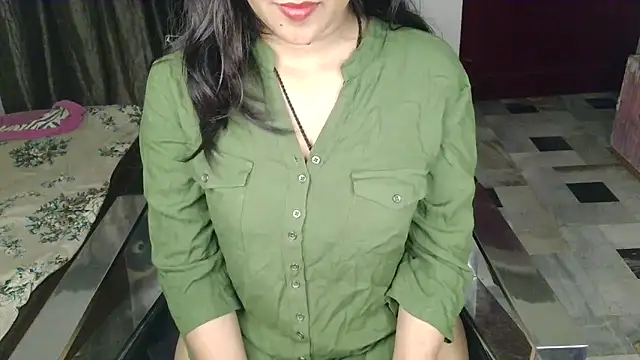 Snapshot of aarushi_sharmaa chatting on 11.21.25 aarushi sharmaa online show from 11.21.25