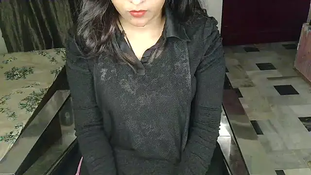 Snapshot of aarushi_sharmaa chatting on 11.27.25 aarushi sharmaa online show from 11.27.25