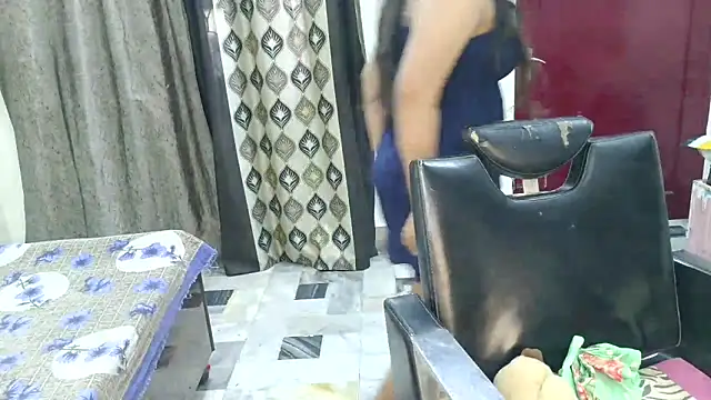 Snapshot of aarushi_sharmaa chatting on 11.29.25 aarushi sharmaa online show from 11.29.25