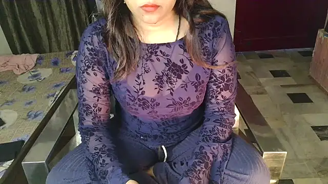 Snapshot of aarushi_sharmaa chatting on 12.16.25 aarushi sharmaa online show from 12.16.25