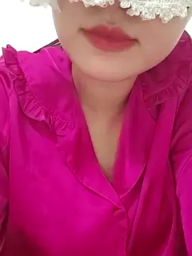 Snapshot of girldam95 chatting on 05.18.26 girldam95 online show from 05.18.26