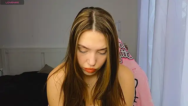 Snapshot of AliceSpark chatting on 11.14.25 AliceSpark online show from 11.14.25