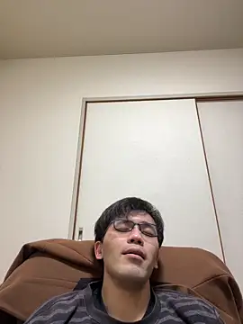 Snapshot of ryusei18570 chatting on 02.14.25 ryusei18570 online show from 02.14.25