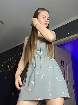 NickiLike online show from 10.10.25