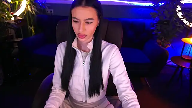 Snow WhiteeeX online show from 01.28.25