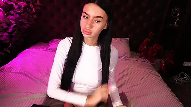 Snow WhiteeeX online show from 10.24.25