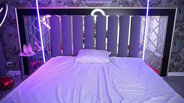 Snow WhiteeeX online show from 03.17.26