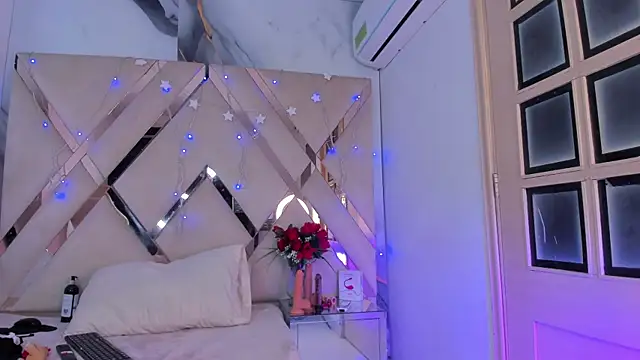 ninaht online show from 12.21.25