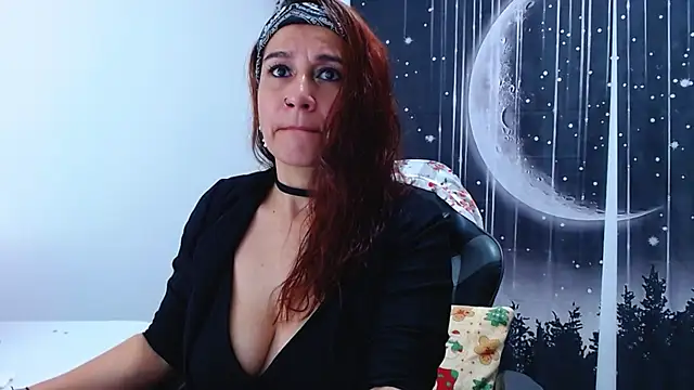 Snapshot of Hikaryfire chatting on 02.20.26 Hikaryfire online show from 02.20.26