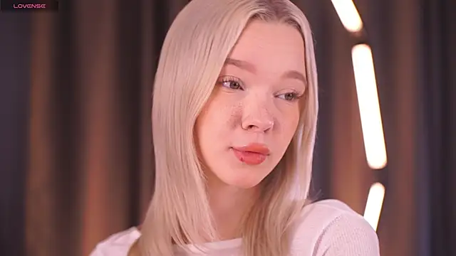  AlinaBailey online show from 01.11.26