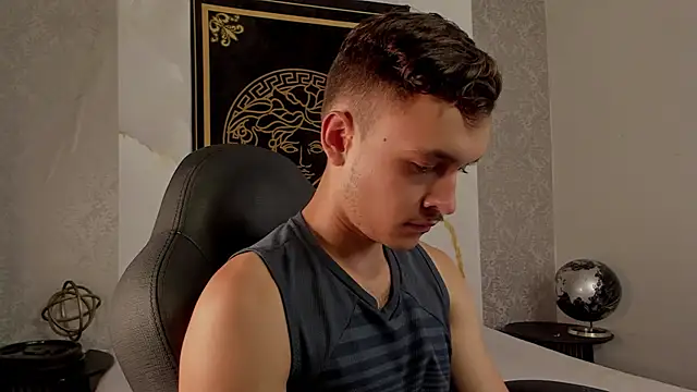 Desmon Clark online show from 02.20.25