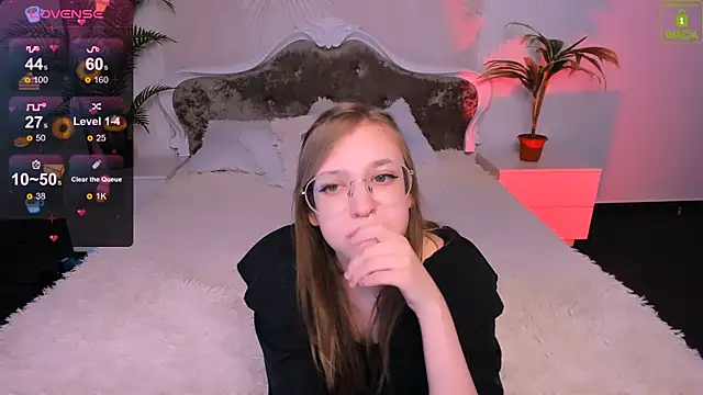 LayriantaVee online show from 01.15.25