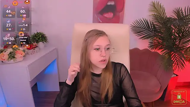 LayriantaVee online show from 03.13.25