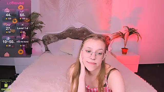 LayriantaVee online show from 03.18.25