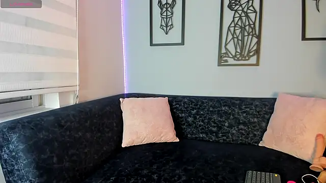 Annie karlsson   online show from 12.20.24