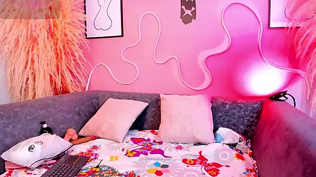 Annie karlsson   online show from 12.28.24