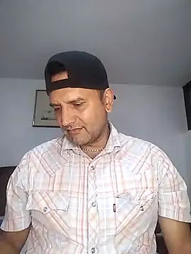 RogueTraveler online show from 10.20.25