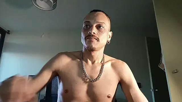 Snapshot of villanocat chatting on 11.26.25 villanocat online show from 11.26.25