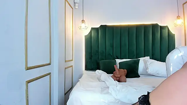 HannaPaola online show from 02.04.25