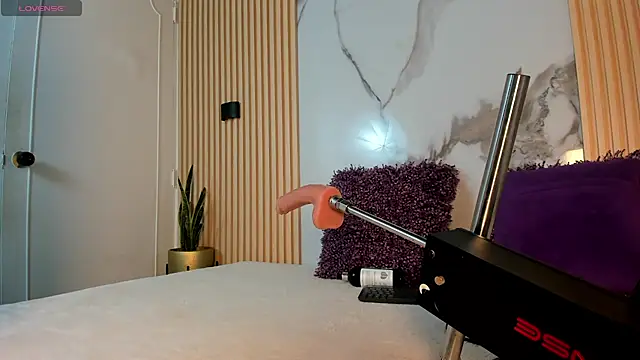 Snapshot of valentina_lux chatting on 02.08.25 valentina lux online show from 02.08.25