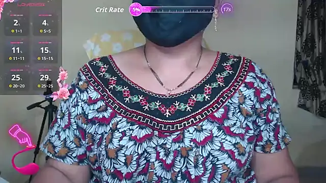 Snapshot of Queen_sakshi chatting on 10.03.25 Queen sakshi online show from 10.03.25