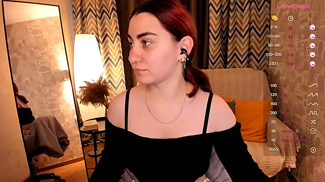 hannacheekss  online show from 09.11.25