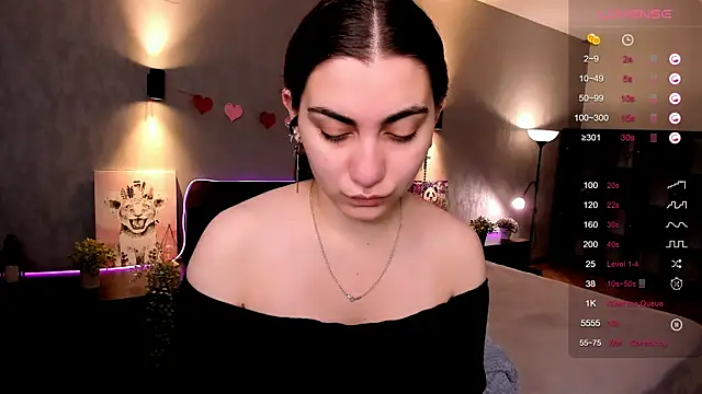 hannacheekss  online show from 09.12.25