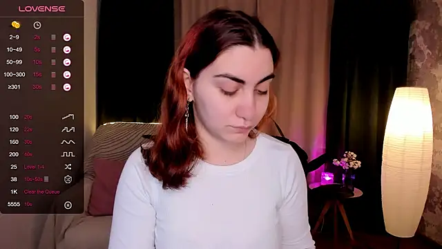 hannacheekss  online show from 09.30.25