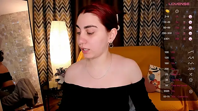 hannacheekss  online show from 04.14.26