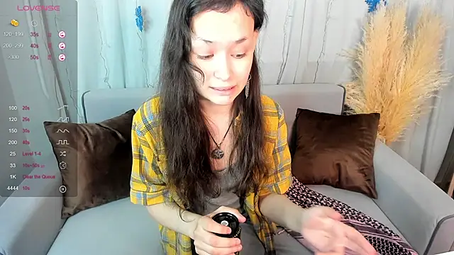 Emily Strikeee online show from 12.28.24