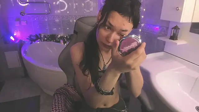 Emily Strikeee online show from 01.15.25