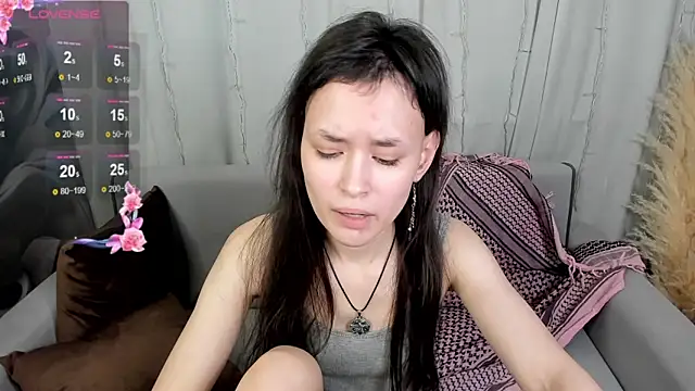 Emily Strikeee online show from 01.17.25