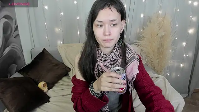 Emily Strikeee online show from 01.19.25