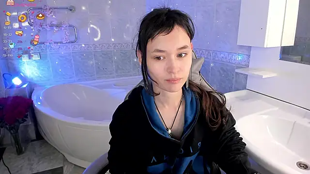 Emily Strikeee online show from 10.10.25