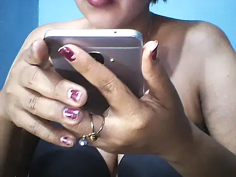 layanah12 online show from 02.20.25