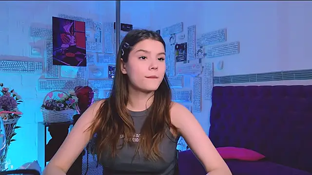 Snapshot of EvaThopson chatting on 02.28.25 EvaThopson online show from 02.28.25