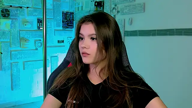 Snapshot of EvaThopson chatting on 09.26.25 EvaThopson online show from 09.26.25