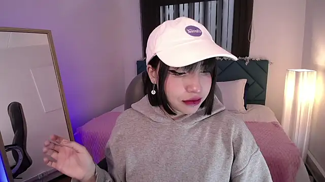 Snapshot of Escarlett_Wii chatting on 03.06.25 Escarlett Wii online show from 03.06.25