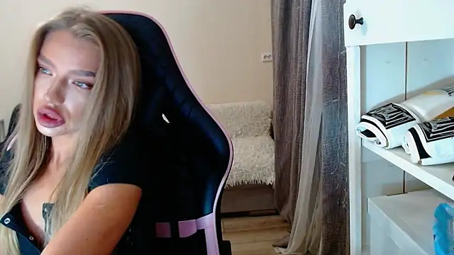 lonely dreamm online show from 12.11.24