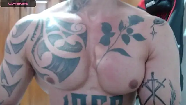 Snapshot of crissantillana chatting on 12.04.24 crissantillana online show from 12.04.24