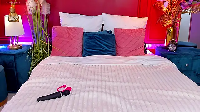 GiaCale online show from 10.05.25