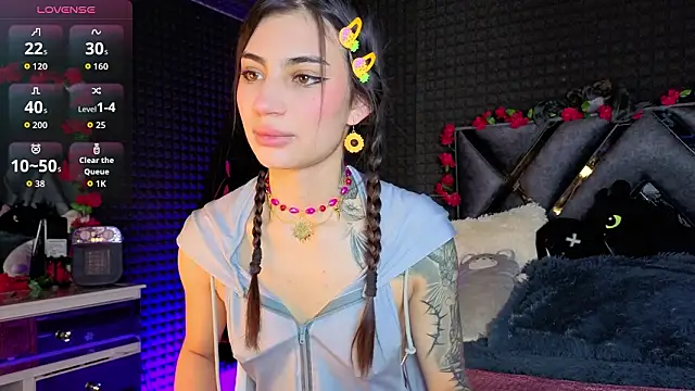 Snapshot of SolBeaumont1 chatting on 03.04.26 SolBeaumont1 online show from 03.04.26