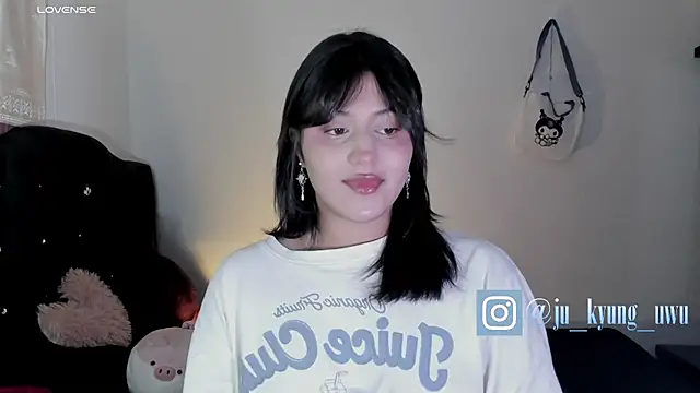 Snapshot of Ju_Kyung chatting on 02.12.25 Ju Kyung online show from 02.12.25