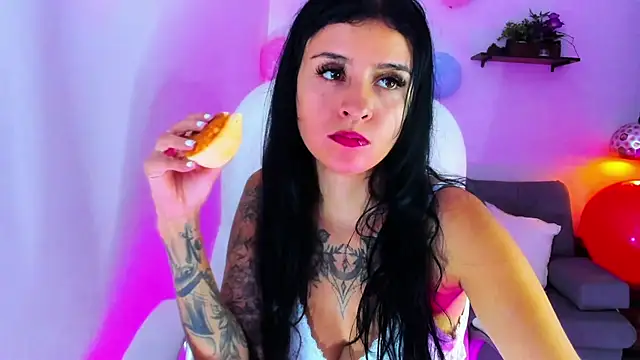 yenny garcia online show from 10.22.25