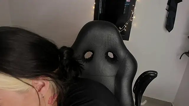 AnnikaMerliahh  online show from 01.14.26