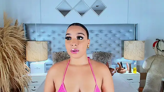 Snapshot of EileenBenzon chatting on 03.17.25 EileenBenzon online show from 03.17.25