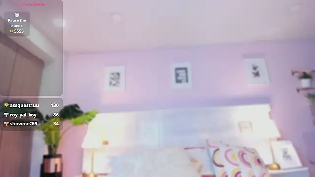 Snapshot of jinx_dh chatting on 02.13.25 jinx dh online show from 02.13.25