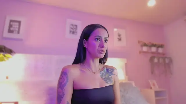 Snapshot of jinx_dh chatting on 10.23.25 jinx dh online show from 10.23.25