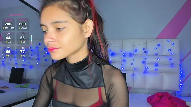 Snapshot of Salome_rouse1 chatting on 10.04.25 Salome rouse1 online show from 10.04.25