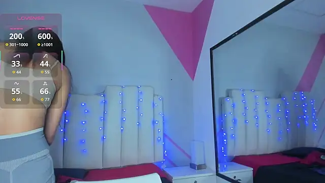 Snapshot of Salome_rouse1 chatting on 11.25.25 Salome rouse1 online show from 11.25.25